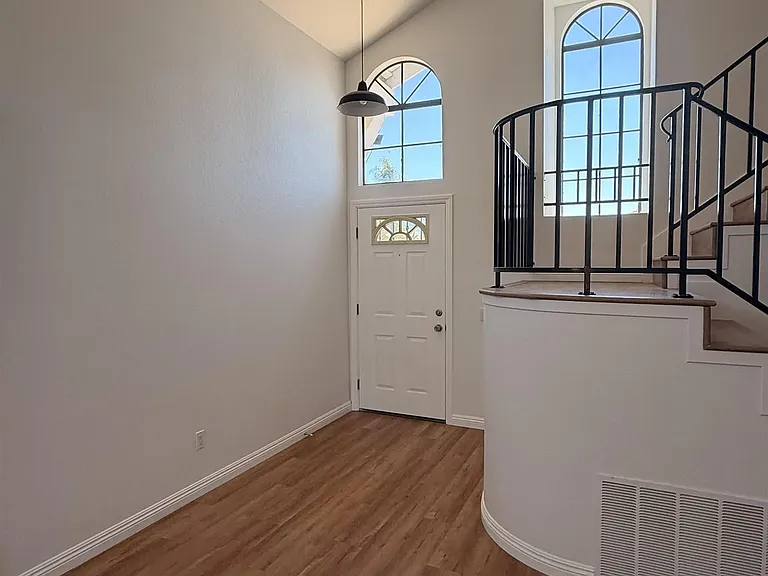 7538 Hawks Peak Way — Photo 2