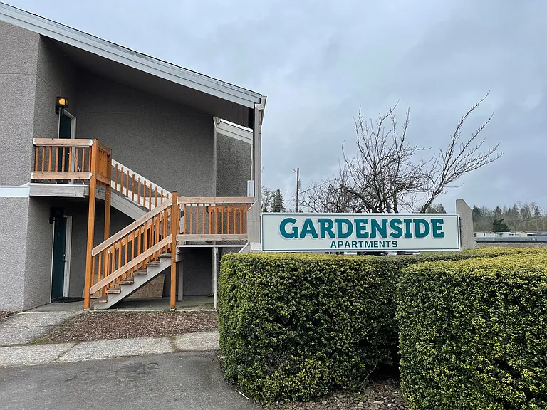 P117 - Gardenside Apartments — Photo 13