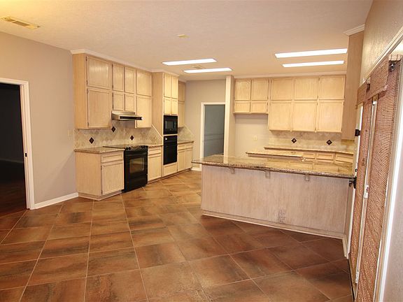 5th image of 3815 Cypress Point Dr
