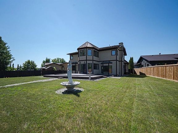 2nd image of 118 SW Dickins Close