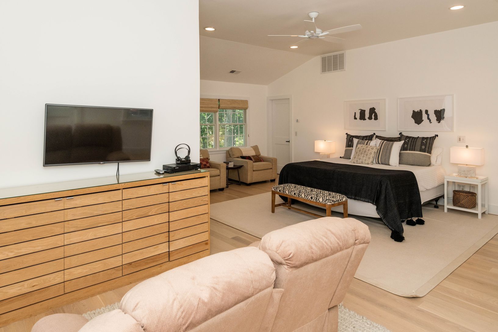 Primary Bedroom With En-Suite Bathroom 