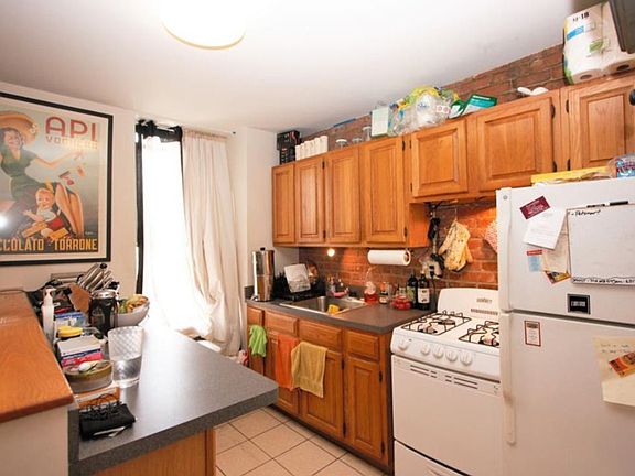 2nd image of 216 Flatbush Ave #3