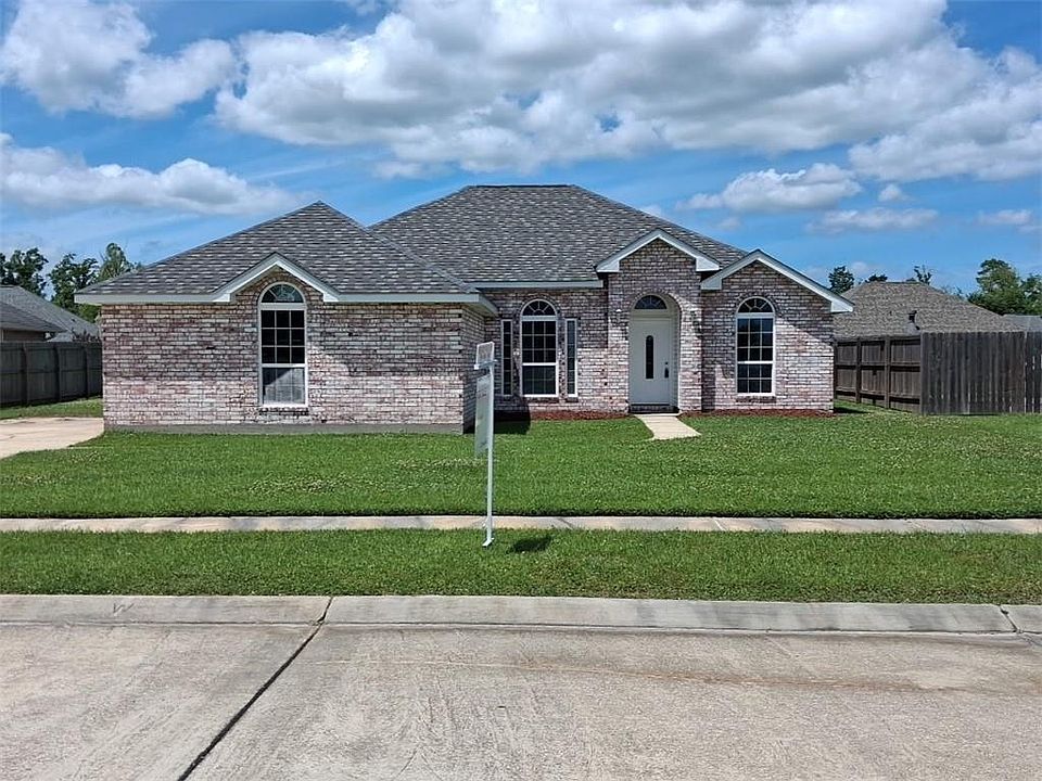 1st image of 108 Nicole Dr