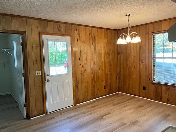 5th image of 1129 Leaf Ave