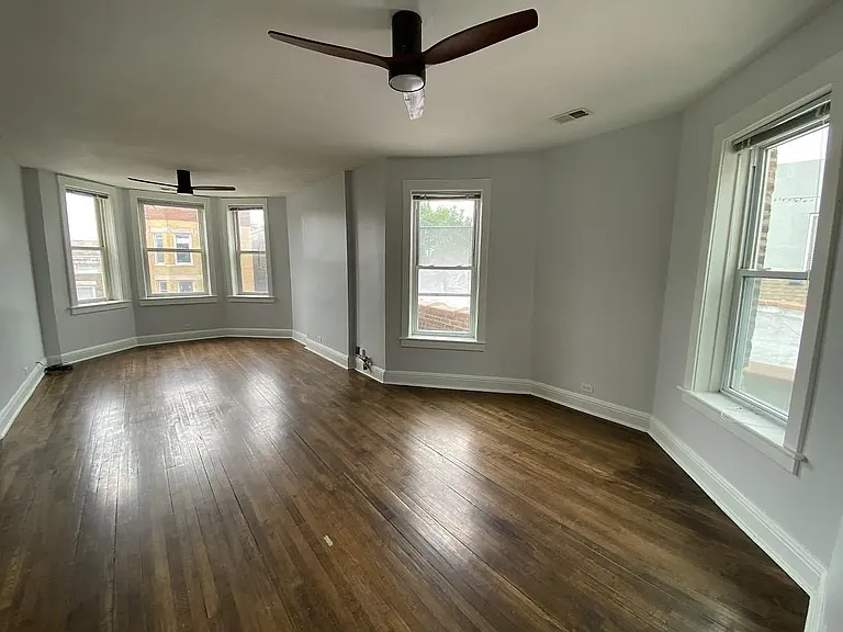 819 N Rockwell St #3 — Photo 7