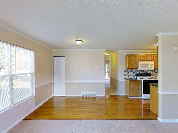 2nd image of 3260-3278 Millersport Hwy #7