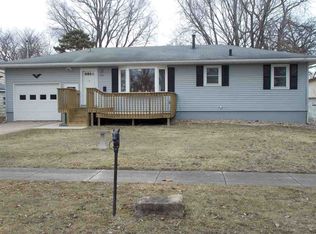 610 4th St NW, Independence, IA 50644