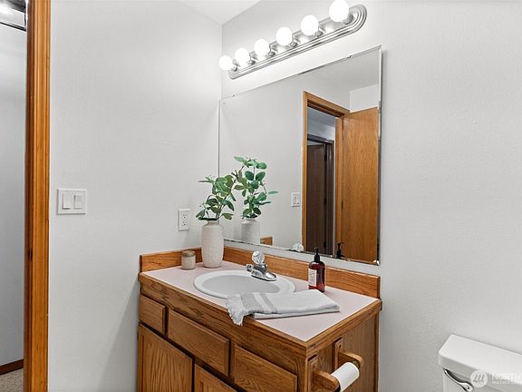 4th image of 6643 Richards Avenue SE