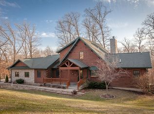 51 Hidden River Dr, Tipton, IA 52772