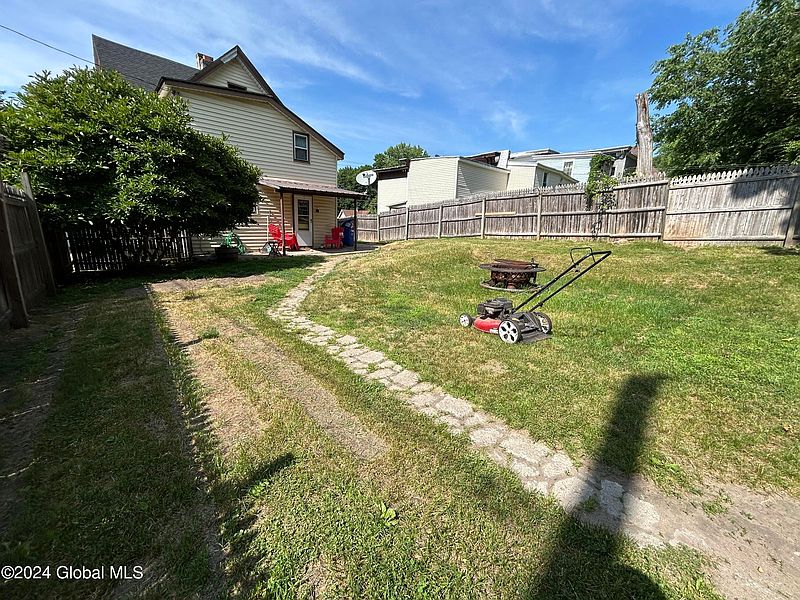 5th image of 44 Prospect Avenue