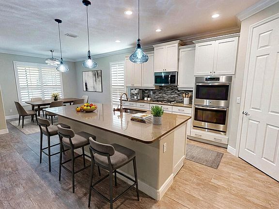 5th image of 10127 SW Cypress Wood Court