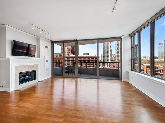 4th image of 200 N Jefferson St APT 806