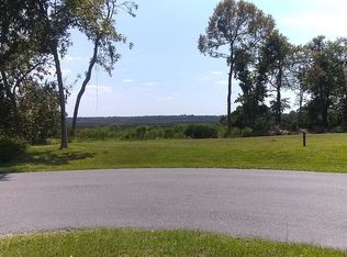 126 Queens Ct, Brunswick, GA 31523