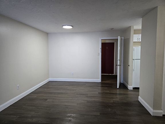 5th image of 270 E Haverhill St APT 6