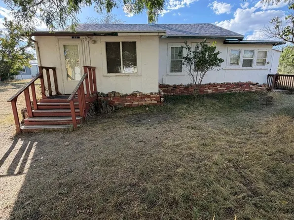 48 N 3rd Ave, Mills, WY 82604