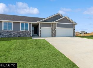 5714 NE Creek Ridge Dr, Ankeny, IA 50021