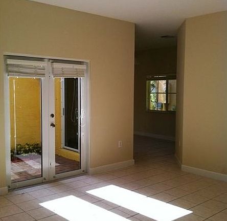 3rd image of 1221 NE 42nd Ave