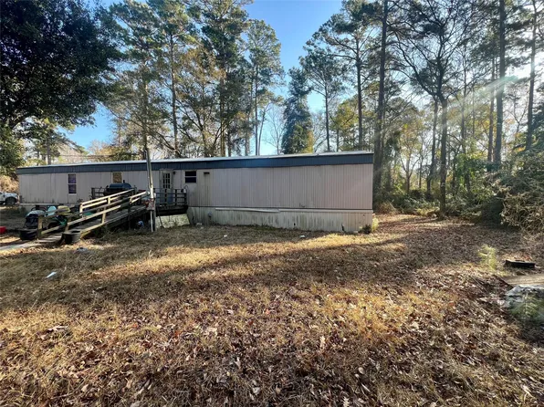 160 Cherokee Ln, Onalaska, TX 77360