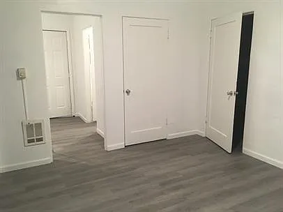 20 NE Main St