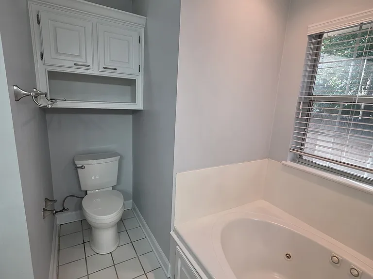 401 Hemlock Dr — Photo 24