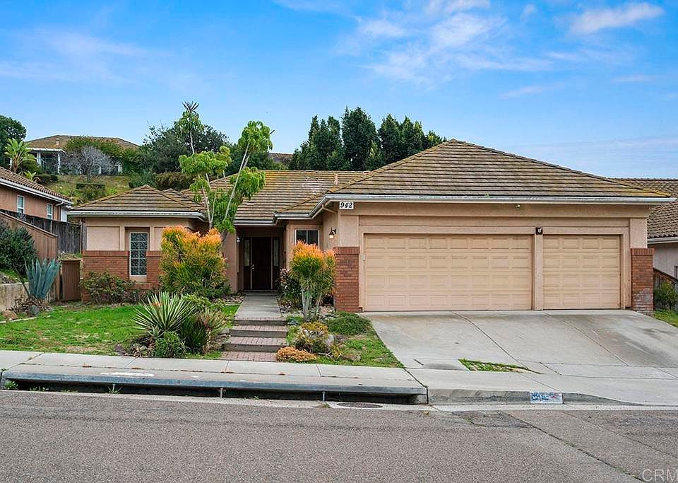 1st image of 942 Paseo Entrada