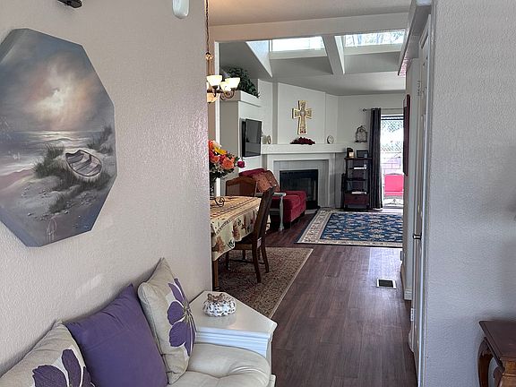 5th image of 613 Via Del Mar