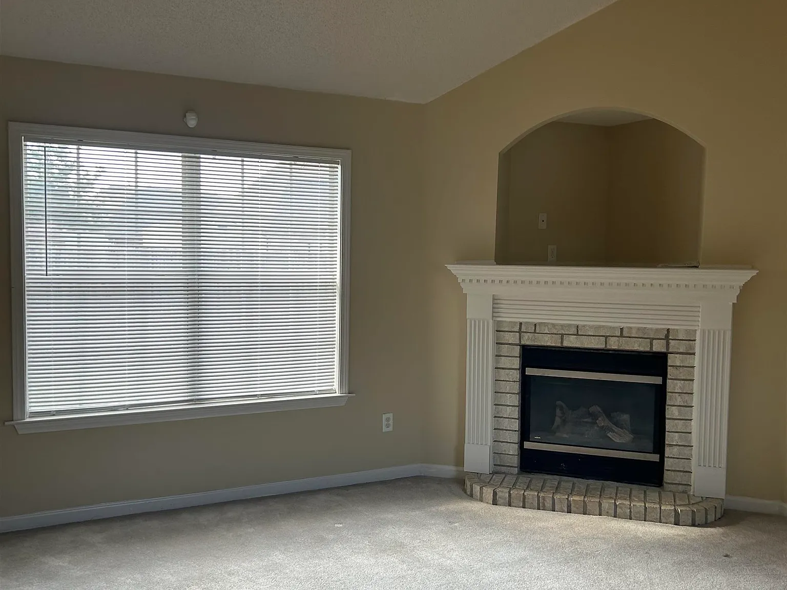 4 bed, 3.0 bath, 2783 sqft, $2,700 — Photo 4