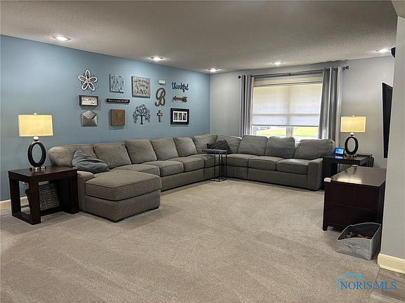5th image of 206 Brown Dr