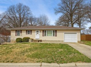 2109 Easy St, Highland, IL 62249