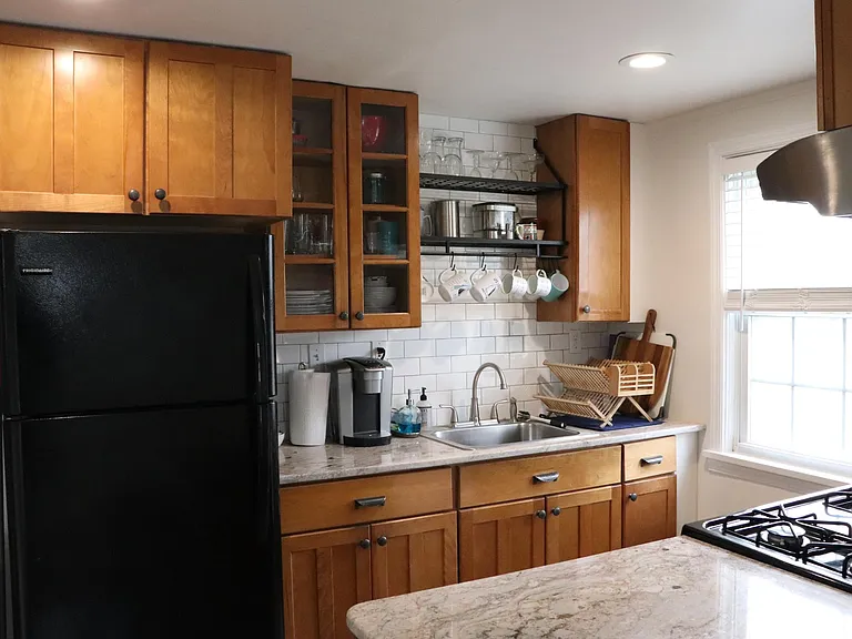 308 Lincoln Park E — Photo 2