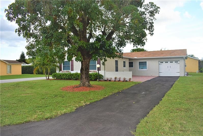 1st image of 7258 Pine Manor Dr