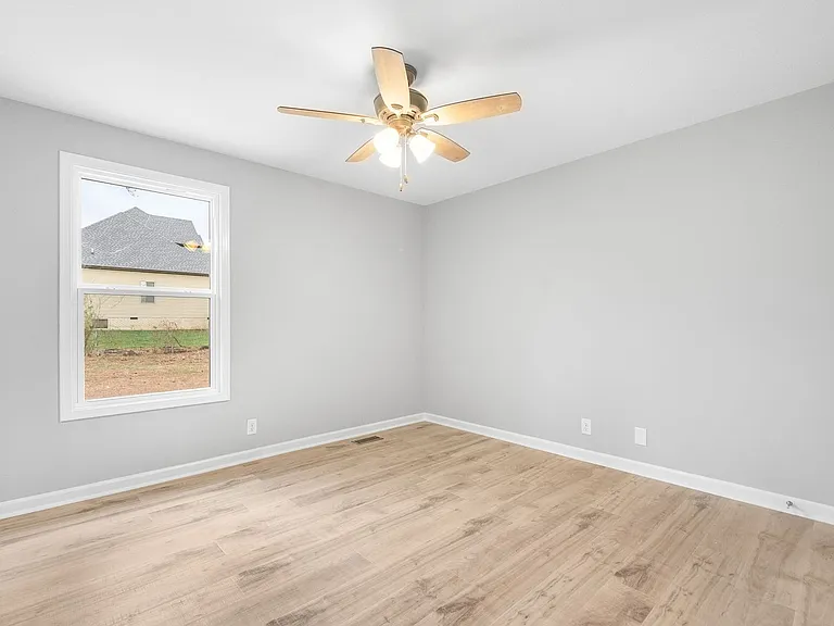 2214 Glory Dr — Photo 18