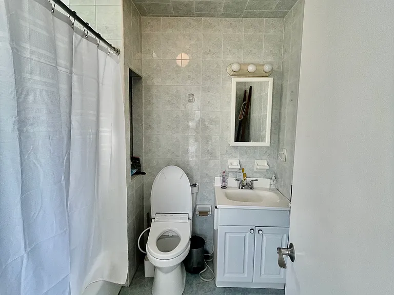 604 Henry St #TOP — Photo 6