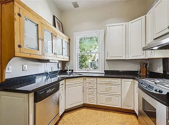 5th image of 7301 Burthe St #B