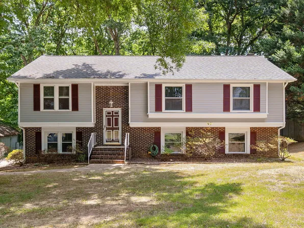 1035 Ivy Ln, Cary, NC 27511