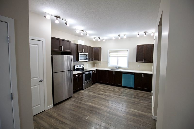 Edmonton House for rent - 3 Bedrooms — photo 4