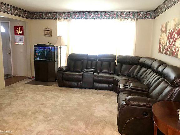 3rd image of 35632 Ashford Dr