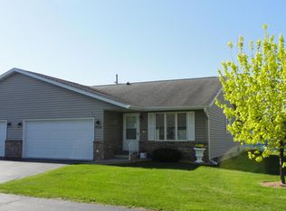 1018 Whispering Winds Pl, Onalaska, WI 54650