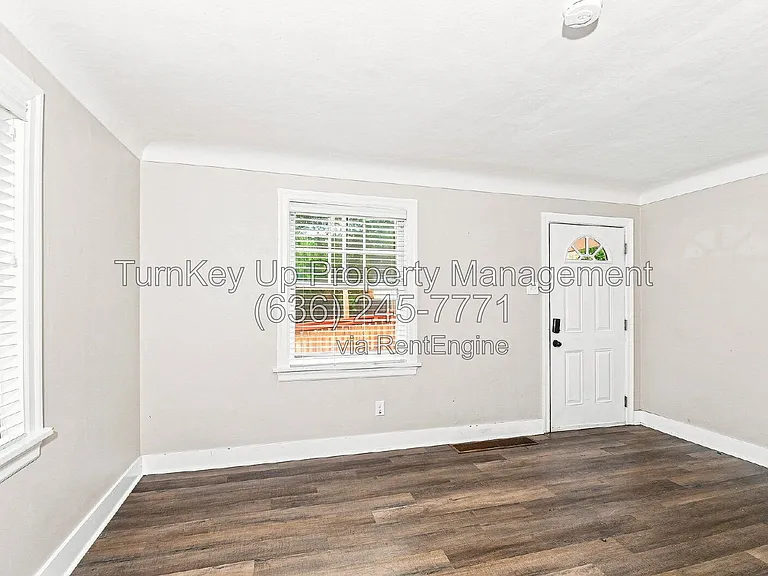 1065 N Lafayette St — Photo 4