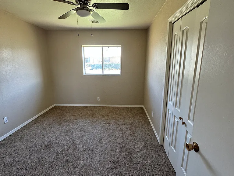 290 S 10th St W — Photo 12