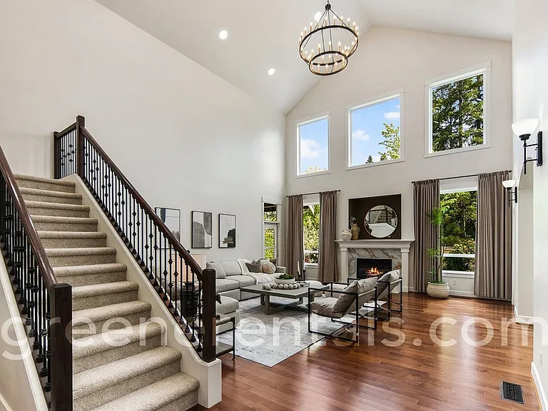 9016 Merrill Ct NE — Photo 12