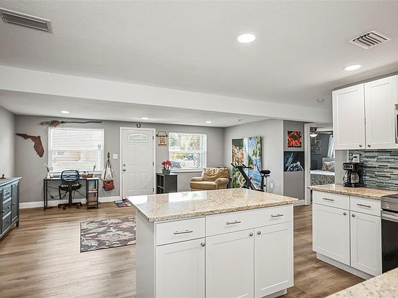 4th image of 4704 Koala Dr