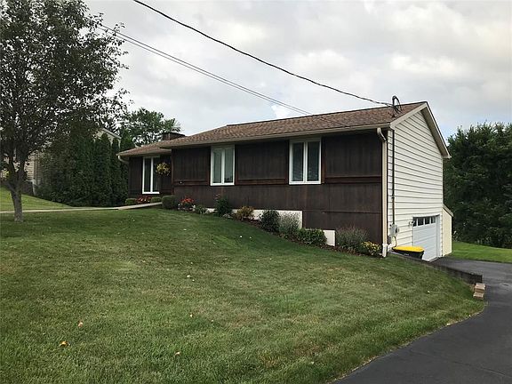 3rd image of 2469 Theresa Blvd