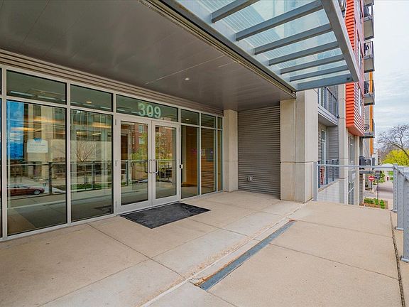3rd image of 309 W Washington Ave Unit 302