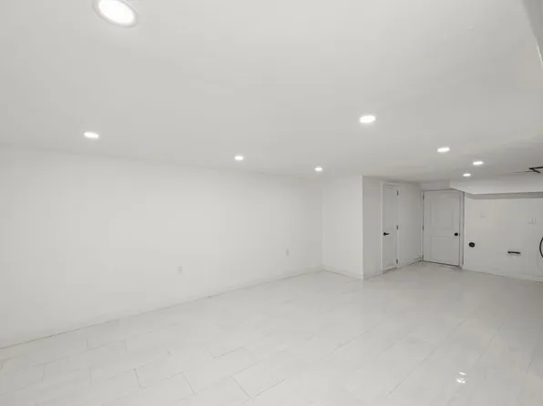 4622 Avenue M image 18 of 31