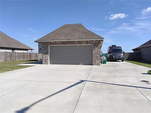 4th image of 253 Pond Dr