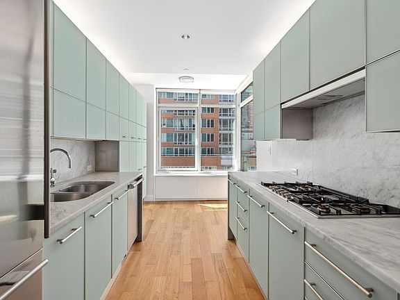 5th image of 310 E 53rd St APT 8B