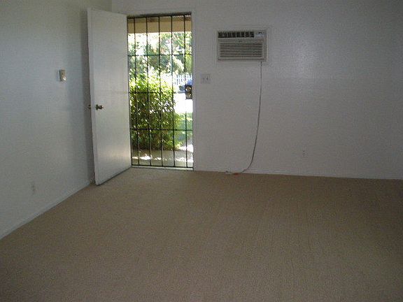 3rd image of 185 Kendal St