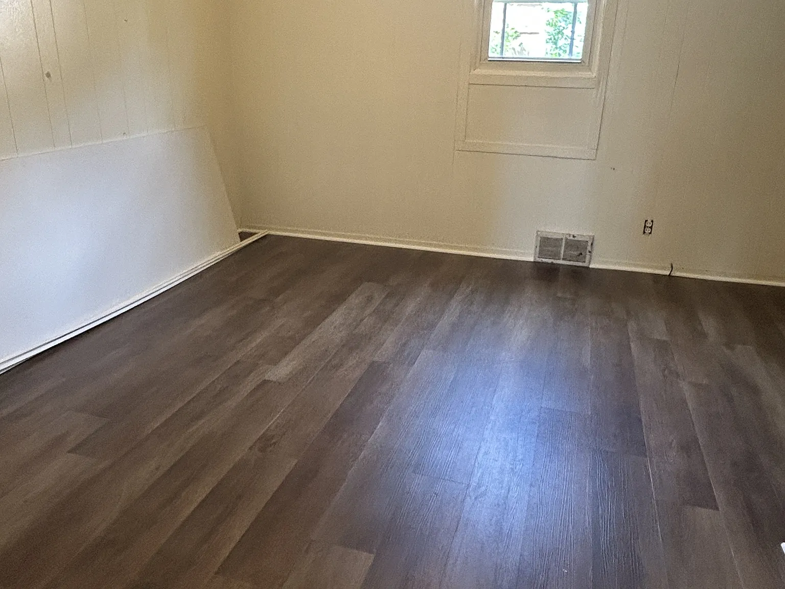 3748 4th Avenue East - lower — Photo 3