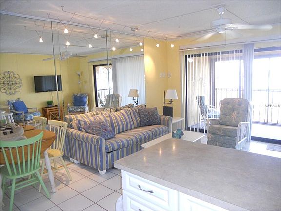 4th image of 1765 Gulf Blvd #112